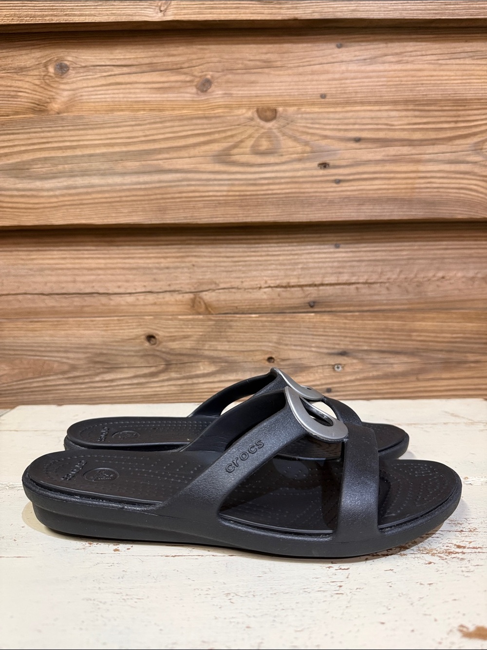 CROCS Sanrah Beveled Circle Sandals - Picture 4 of 10